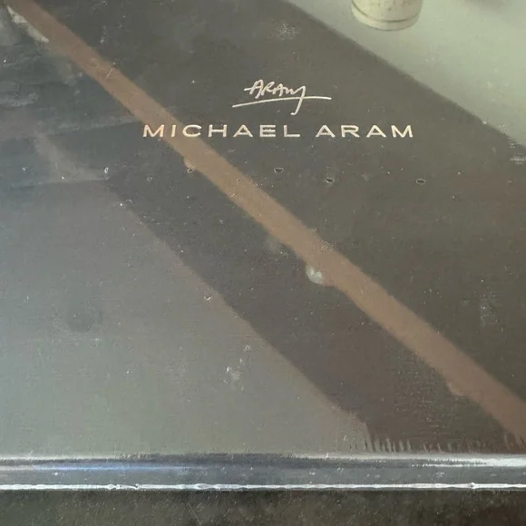 Michael Aram Anemone Frame in Gold and Black - Picture 2 of 4